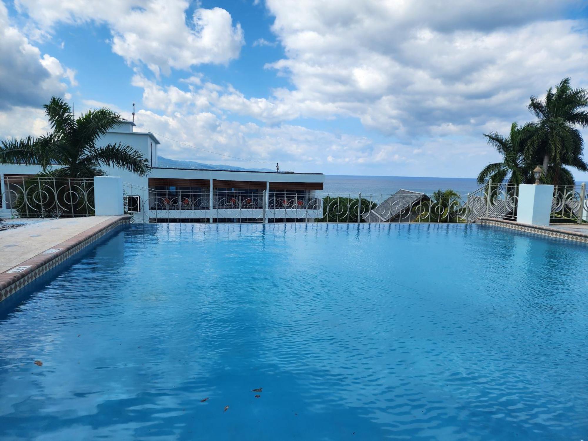 Hotel 39 Jamaica มอนเทโกเบย์ ภายนอก รูปภาพ