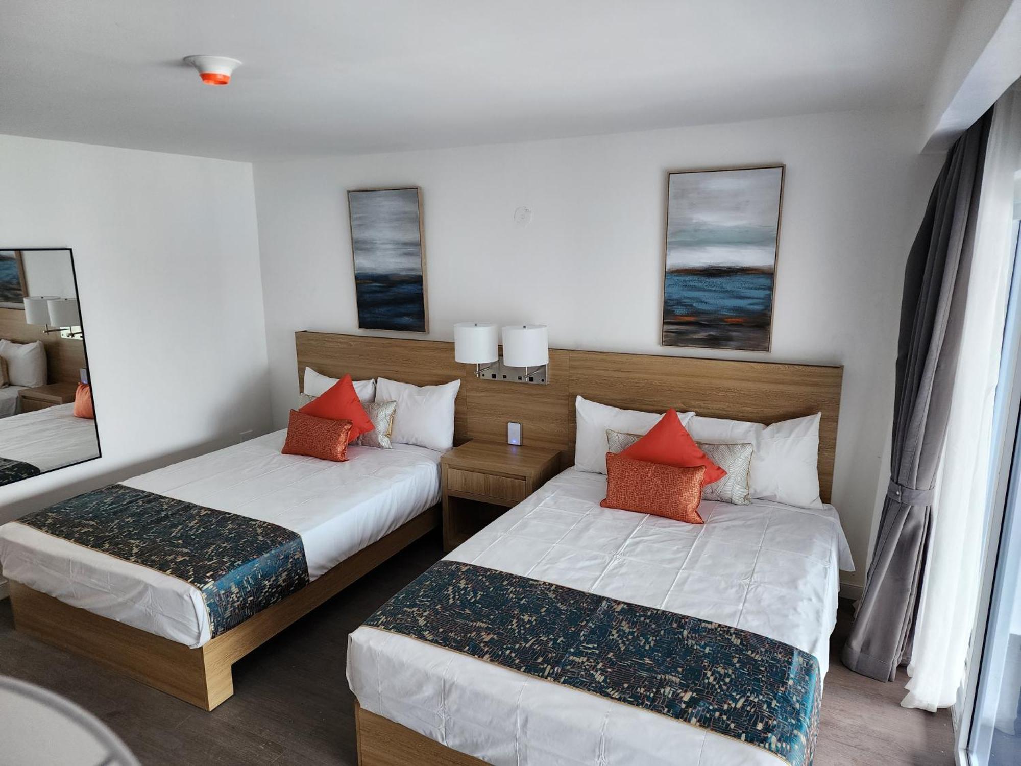 Hotel 39 Jamaica มอนเทโกเบย์ ภายนอก รูปภาพ