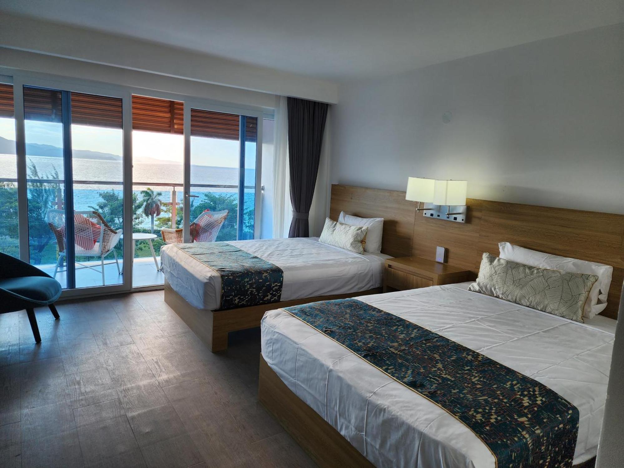 Hotel 39 Jamaica มอนเทโกเบย์ ภายนอก รูปภาพ