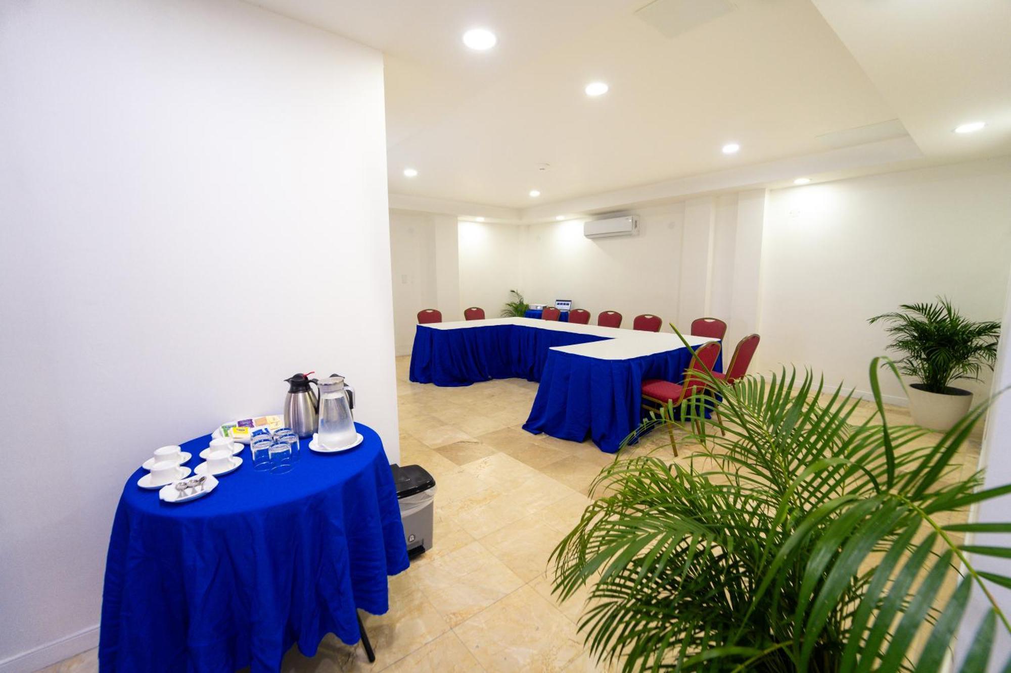 Hotel 39 Jamaica มอนเทโกเบย์ ภายนอก รูปภาพ